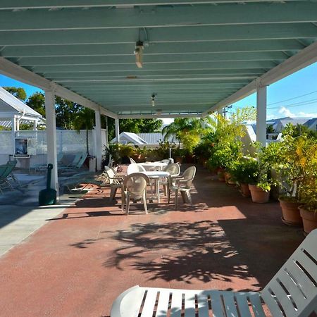 Casa Caribe @ Duval Square Key West Exterior photo